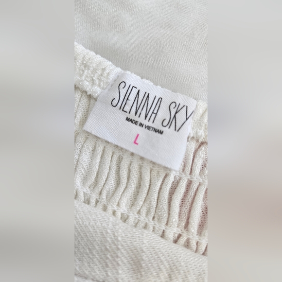 Sienna Sky Elegant Cream Ensemble - Picture 6 of 6